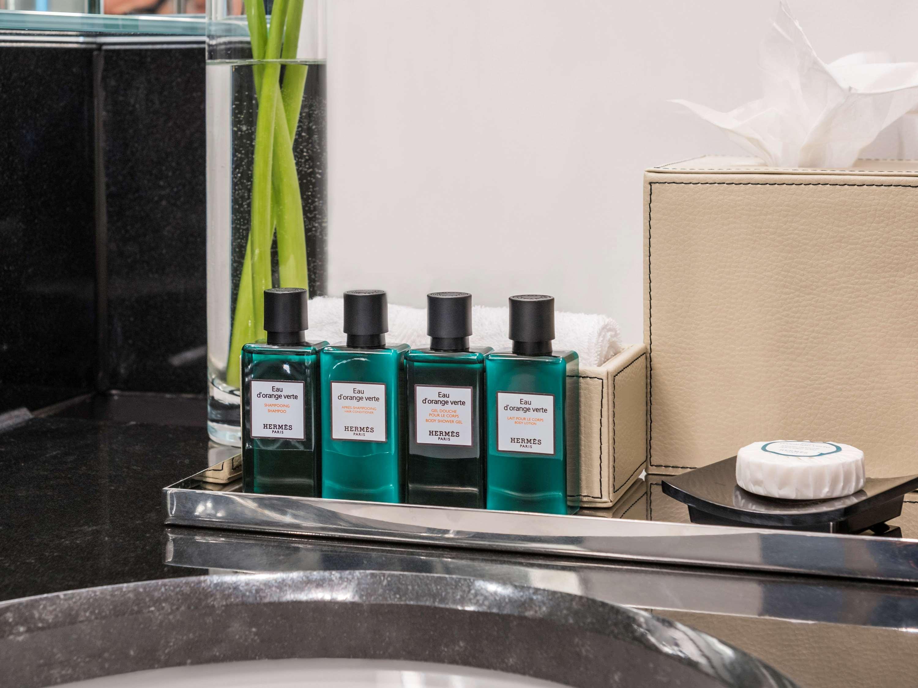 Sofitel London St James Luaran gambar The White Company toiletries