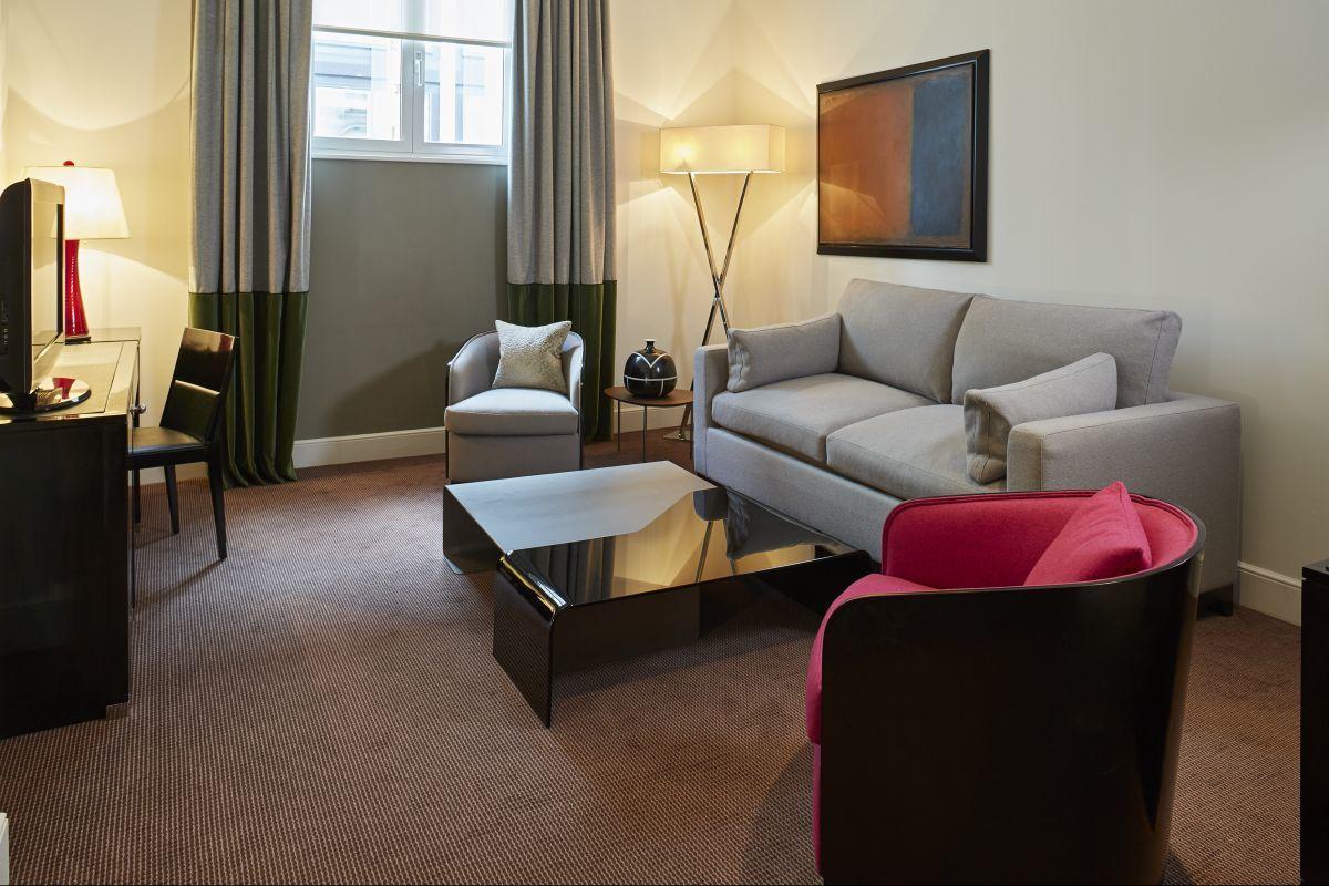 Sofitel London St James Luaran gambar A suite at the hotel